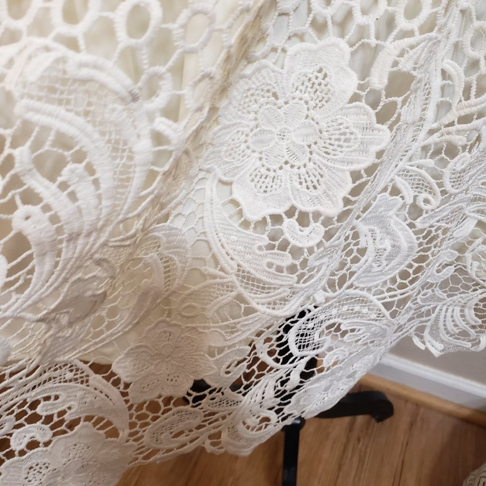 Cream Lace Dress by Romeo & Juliet Couture Size S - Picture 5 of 5